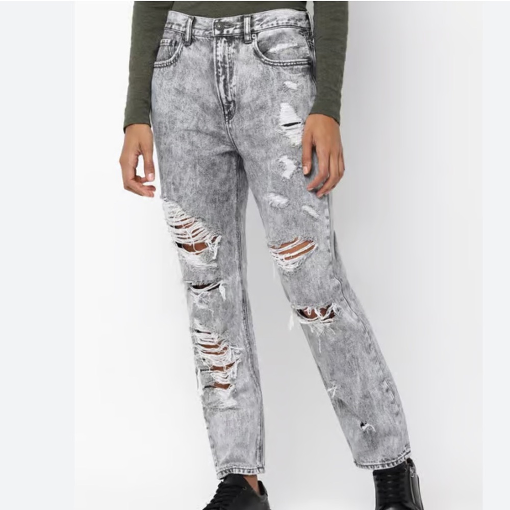 American Eagle Ripped Mom Jeans